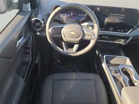 New 2026 Chevrolet Equinox LT image 13