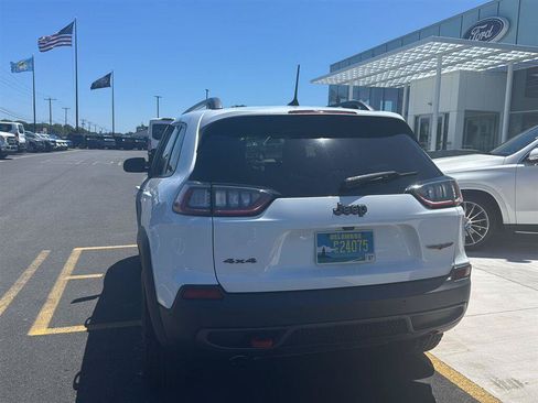 Used 2019 Jeep Cherokee Trailhawk AWD/4WD image 11