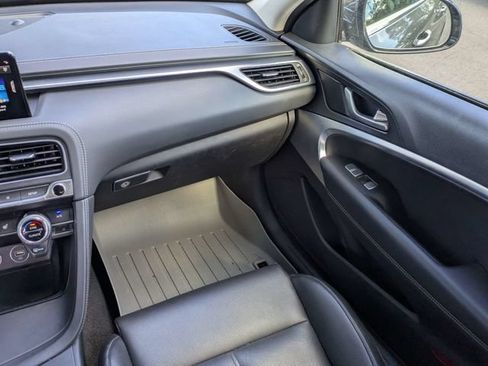 Used 2023 Genesis G70 2.0T AWD/4WD image 18