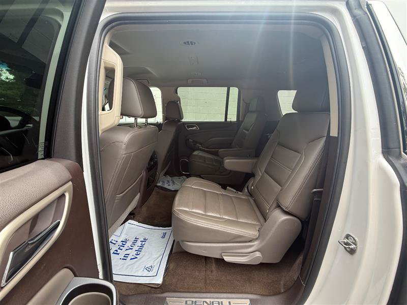 Used 2017 GMC Yukon XL Denali AWD/4WD image 14