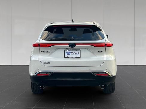 Used 2024 Toyota Venza Nightshade image 4