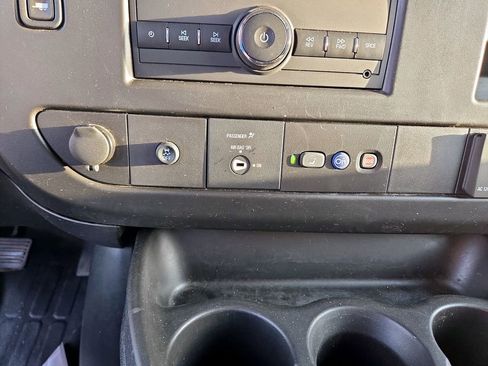 Used 2022 GMC Savana 3500 Extended w/ Driver Convenience Package RWD image 20