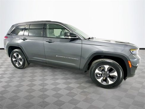 Used 2022 Jeep Grand Cherokee Limited 4xe image 8