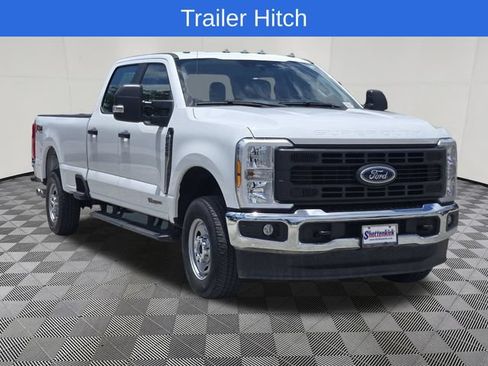 Used 2024 Ford F250 XL AWD/4WD image 3