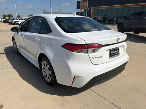 Used 2024 Toyota Corolla LE FWD image 3