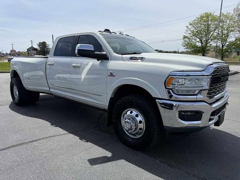 Used 2019 RAM 3500 Limited w/ Max Tow Package AWD/4WD image 3