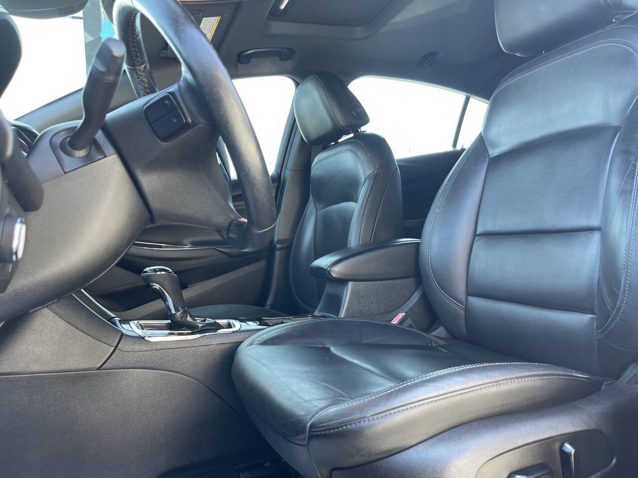 Used 2017 Chevrolet Cruze Premier FWD image 12