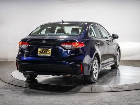 Certified 2022 Toyota Corolla LE image 6