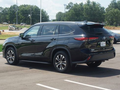 Used 2022 Toyota Highlander XLE image 14