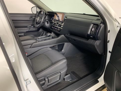 Used 2025 Nissan Pathfinder SV image 42