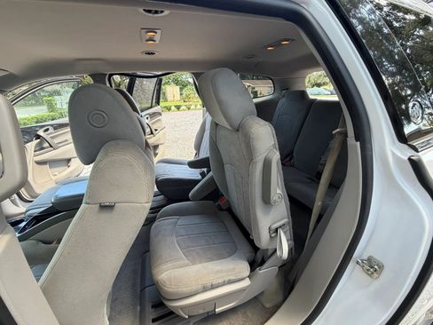 Used 2016 Buick Enclave Convenience FWD image 7