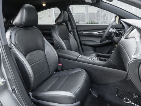 Used 2025 INFINITI QX55 Luxe w/ Accent Package image 36