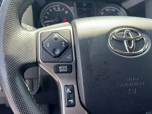 Used 2022 Toyota Tacoma SR5 RWD image 12