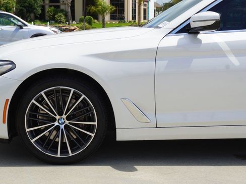 Used 2023 BMW 540i w/ Premium Package RWD image 10