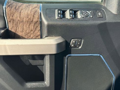 Certified 2019 Ford F250 Lariat w/ Lariat Value Package image 28