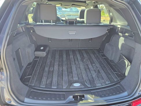 Used 2025 Land Rover Discovery Sport Dynamic SE image 17