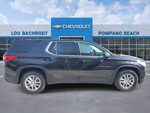 Used 2019 Chevrolet Traverse LS image 2