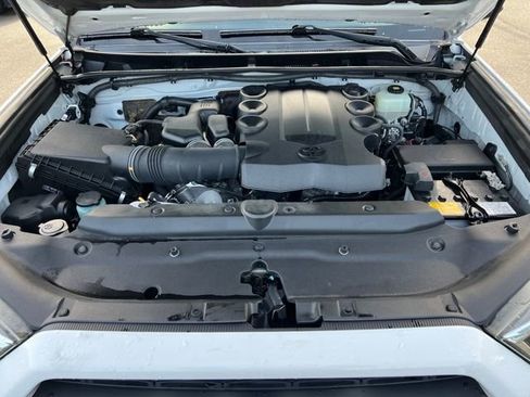 Used 2019 Toyota 4Runner TRD Off-Road Premium image 30