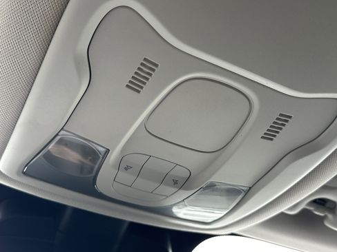 Used 2019 Jeep Renegade Sport image 20