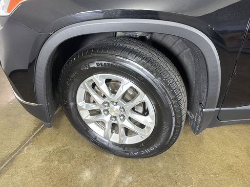 Used 2018 Chevrolet Traverse LT FWD image 5