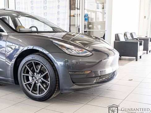 Used 2018 Tesla Model 3 Long Range image 4