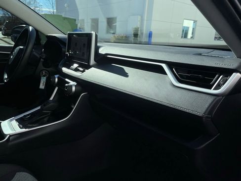 Used 2024 Toyota RAV4 LE image 33