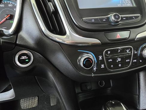 Used 2018 Chevrolet Equinox LT image 25