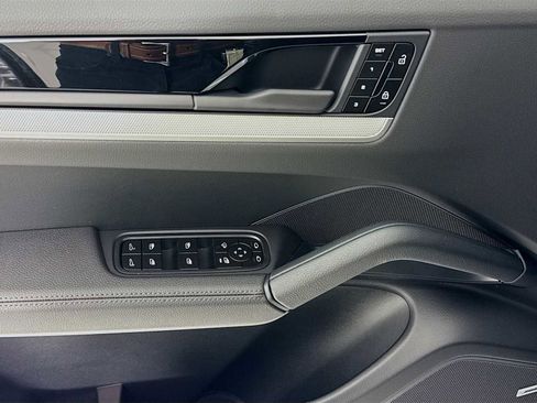 New 2026 Porsche Cayenne S image 11