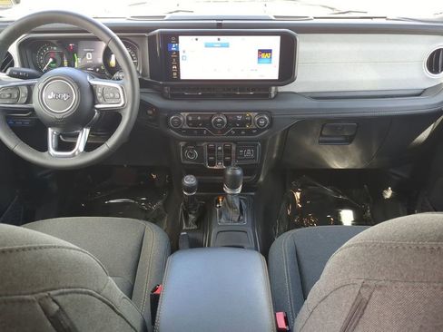 Used 2025 Jeep Wrangler Unlimited Sahara w/ Safety Group image 16