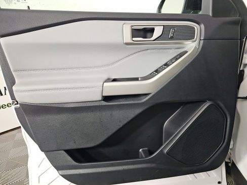 Used 2023 Ford Explorer XLT w/ Equipment Group 202A image 16