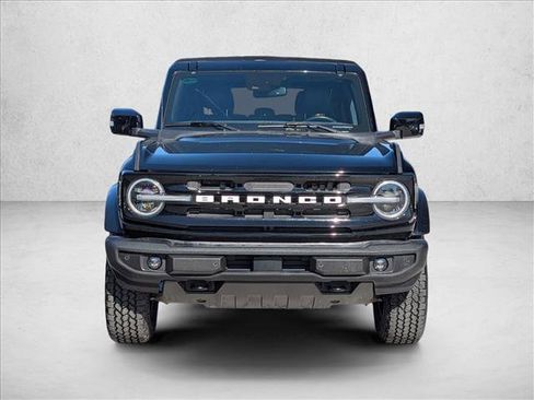 Used 2022 Ford Bronco Outer Banks image 2