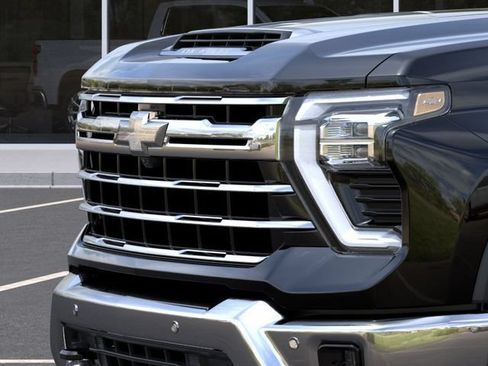 New 2026 Chevrolet Silverado 2500 LTZ w/ LTZ Convenience Package AWD/4WD image 15