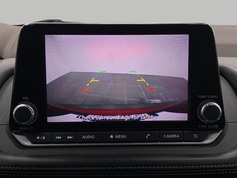 Used 2023 Nissan Rogue S image 22