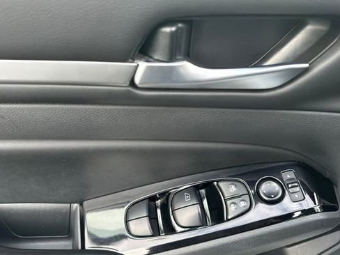 Used 2023 Nissan Altima 2.5 SV image 11