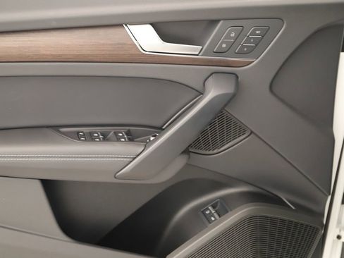 Certified 2025 Audi Q5 e Premium Plus w/ Premium Plus Package image 23