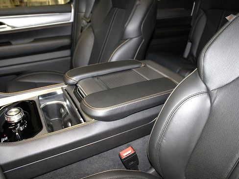 New 2026 Jeep Grand Wagoneer L 4WD image 24
