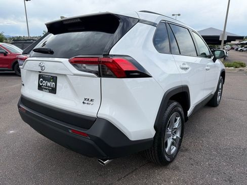 Used 2025 Toyota RAV4 XLE w/ Convenience Package image 10