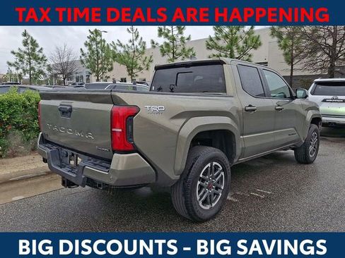 Used 2025 Toyota Tacoma TRD Sport w/ TRD Sport Premium Package image 6