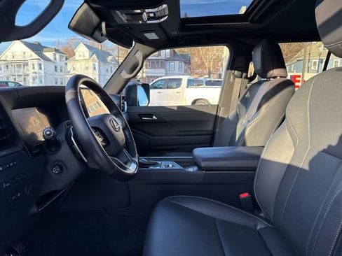 Used 2025 Lexus GX 550 image 20