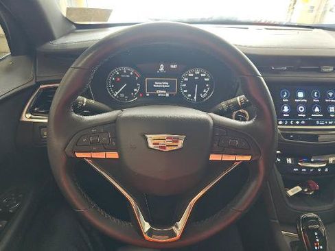 Used 2024 Cadillac XT6 Luxury w/ LPO, Floor Liner Package AWD/4WD image 17