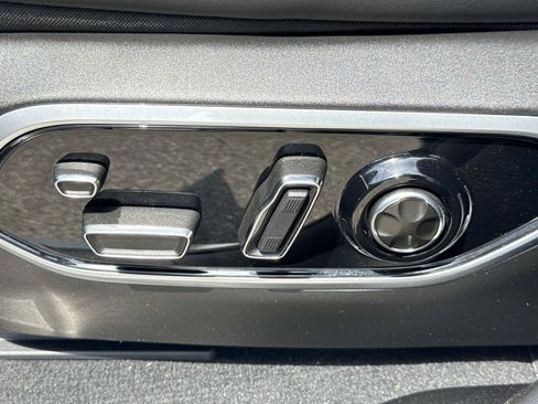 Used 2025 Jeep Grand Cherokee Summit AWD/4WD image 18
