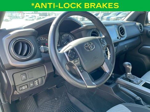 Used 2023 Toyota Tacoma TRD Sport image 19