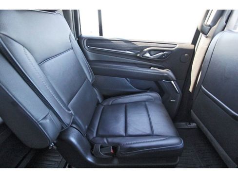 Used 2023 GMC Yukon XL Denali image 11