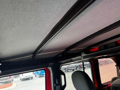 Certified 2019 Jeep Wrangler Unlimited Sahara image 39