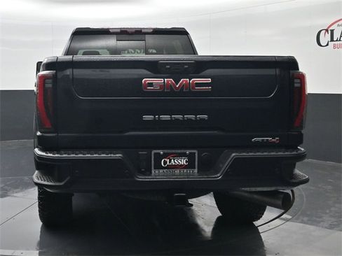 Used 2024 GMC Sierra 2500 AT4 w/ AT4 Premium Plus Package image 8