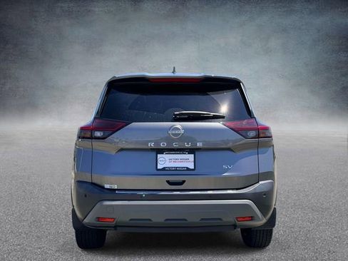 Used 2022 Nissan Rogue SV FWD image 3