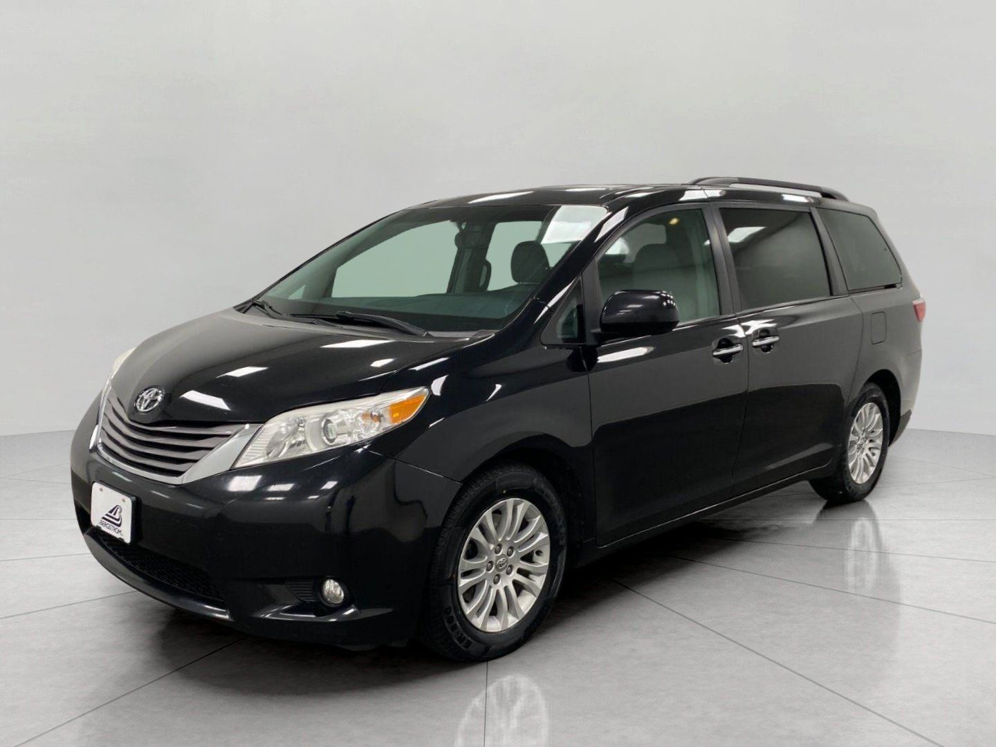 Used 2016 Toyota Sienna XLE FWD image 10