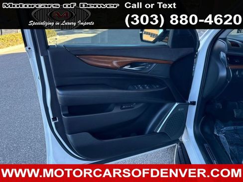Used 2017 Cadillac Escalade Luxury image 24