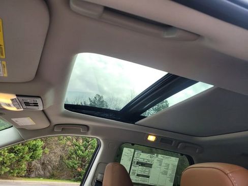 New 2026 Nissan Pathfinder Platinum AWD/4WD image 10