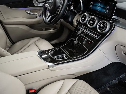 Used 2021 Mercedes-Benz GLC 300 image 30
